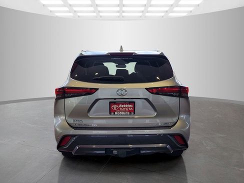 Used 2022 Toyota Highlander Limited image 6