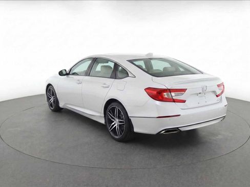 Used 2021 Honda Accord Touring image 4