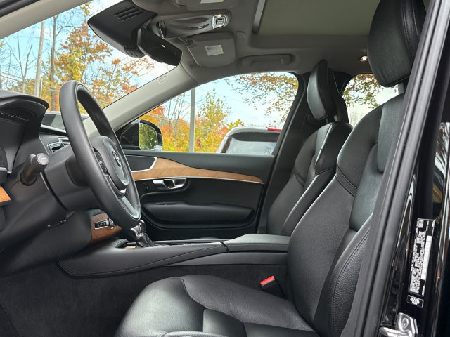 Used 2021 Volvo XC90 T6 Momentum w/ Climate Package AWD/4WD image 10
