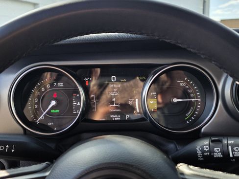 Certified 2023 Jeep Wrangler Unlimited image 15