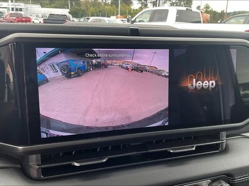 New 2025 Jeep Wrangler Unlimited Rubicon image 17