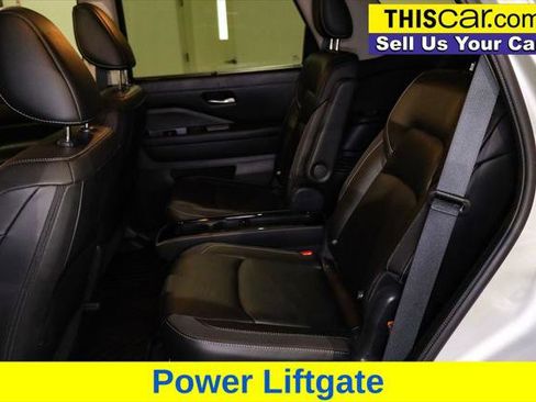 Used 2024 Nissan Pathfinder SL w/ SL Premium Package image 19