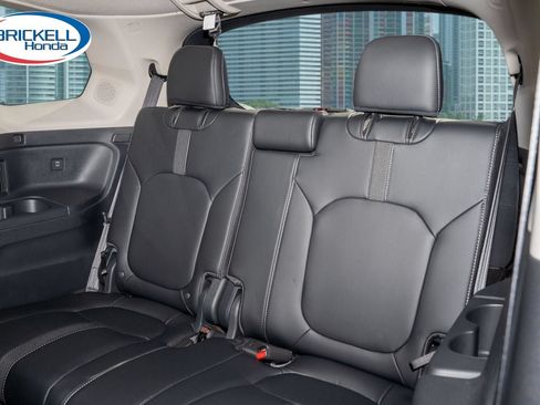 Certified 2025 Honda Pilot Touring image 20