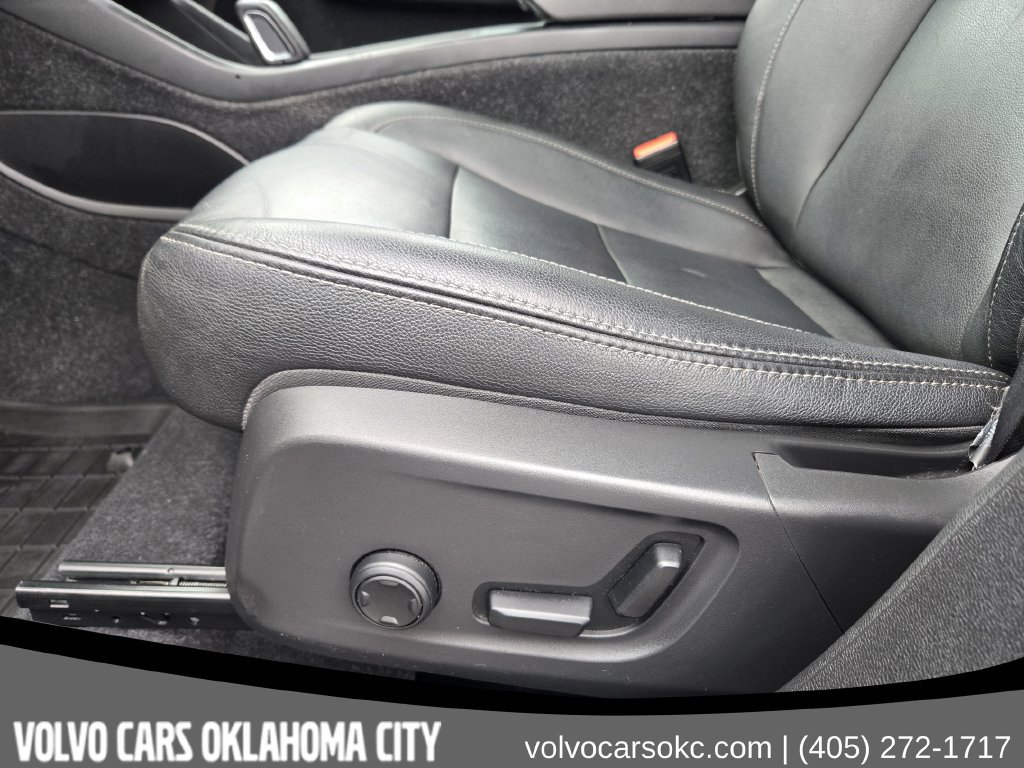 Used 2020 Volvo XC40 T5 Momentum w/ Protection Package Premier AWD/4WD image 18