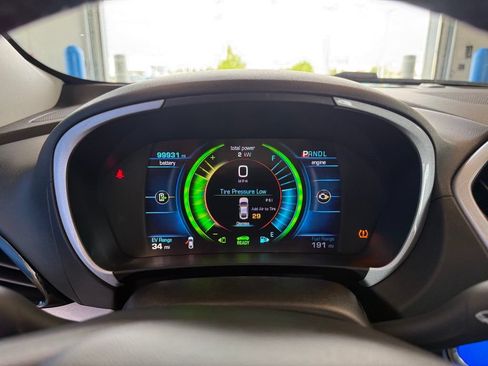 Used 2017 Chevrolet Volt LT FWD image 17