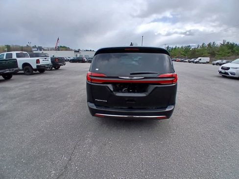 New 2026 Chrysler Pacifica Select FWD image 5