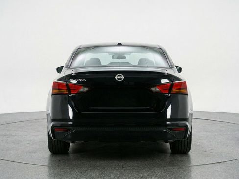 Used 2025 Nissan Altima 2.5 SV FWD image 7