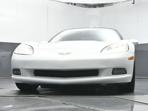 Used 2005 Chevrolet Corvette Coupe w/ Preferred Equipment Group image 25