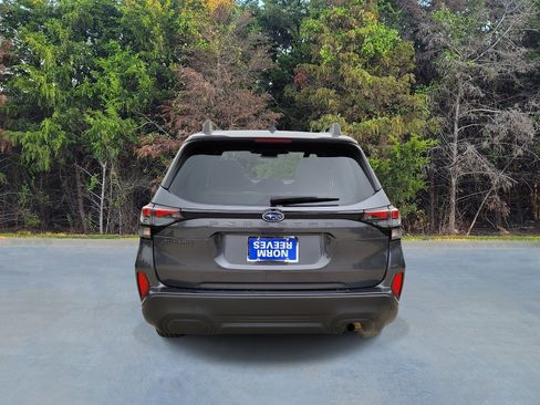 Used 2025 Subaru Forester Premium AWD/4WD image 18