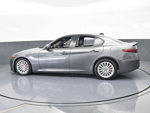 Used 2023 Alfa Romeo Giulia Sprint image 3