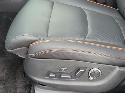Certified 2026 Genesis GV70 3.5T Sport Advanced AWD/4WD image 9