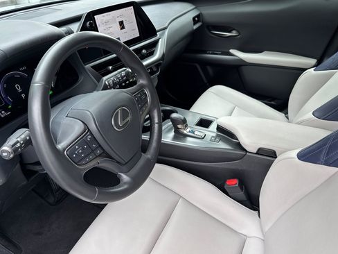 Used 2025 Lexus UX 300h FWD w/ Accessory Package (Z2) image 11