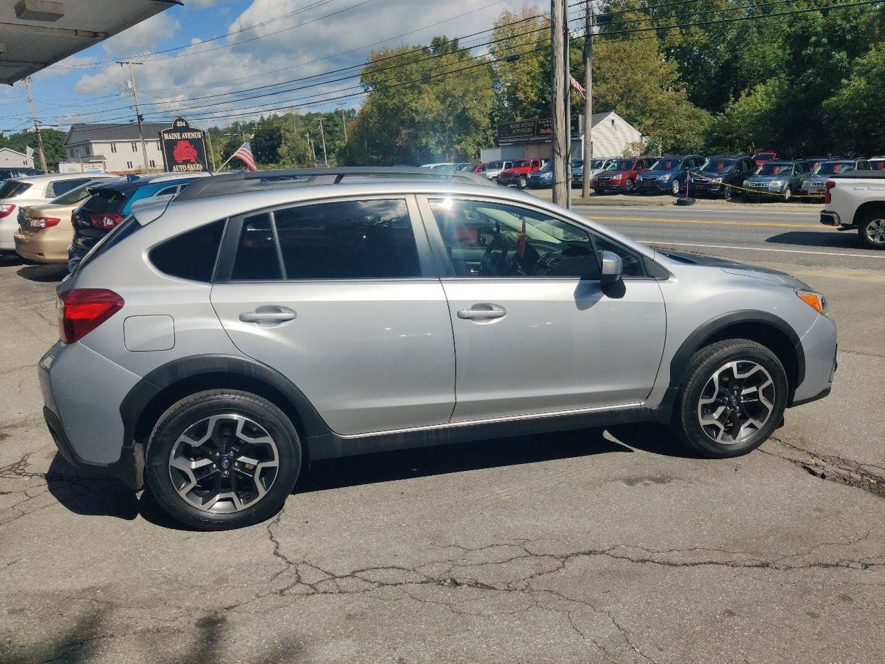 Used 2017 Subaru Crosstrek 2.0i Premium AWD/4WD image 7
