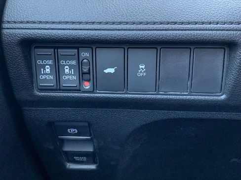 Used 2025 Honda Odyssey EX-L image 16