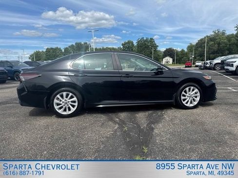 Used 2024 Toyota Camry SE FWD image 2