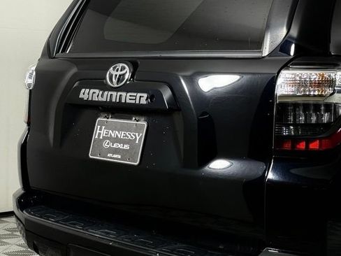 Used 2017 Toyota 4Runner SR5 Premium RWD image 13