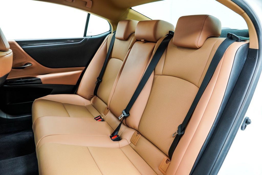 Used 2022 Lexus ES 350 w/ Accessory Package FWD image 18
