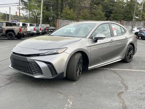 New 2025 Toyota Camry SE FWD image 5