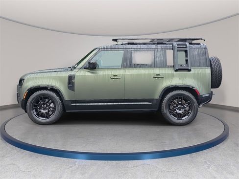 New 2026 Land Rover Defender 110 X-Dynamic SE image 8