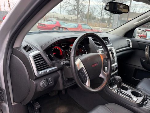 Used 2016 GMC Acadia SLT image 17