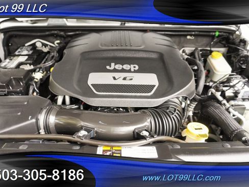 Used 2014 Jeep Wrangler Unlimited Sahara w/ Connectivity Group image 19