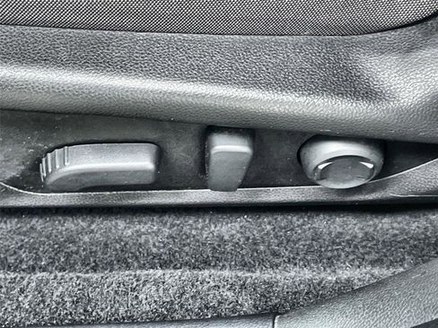 Used 2024 Subaru Crosstrek 2.0i Premium image 13