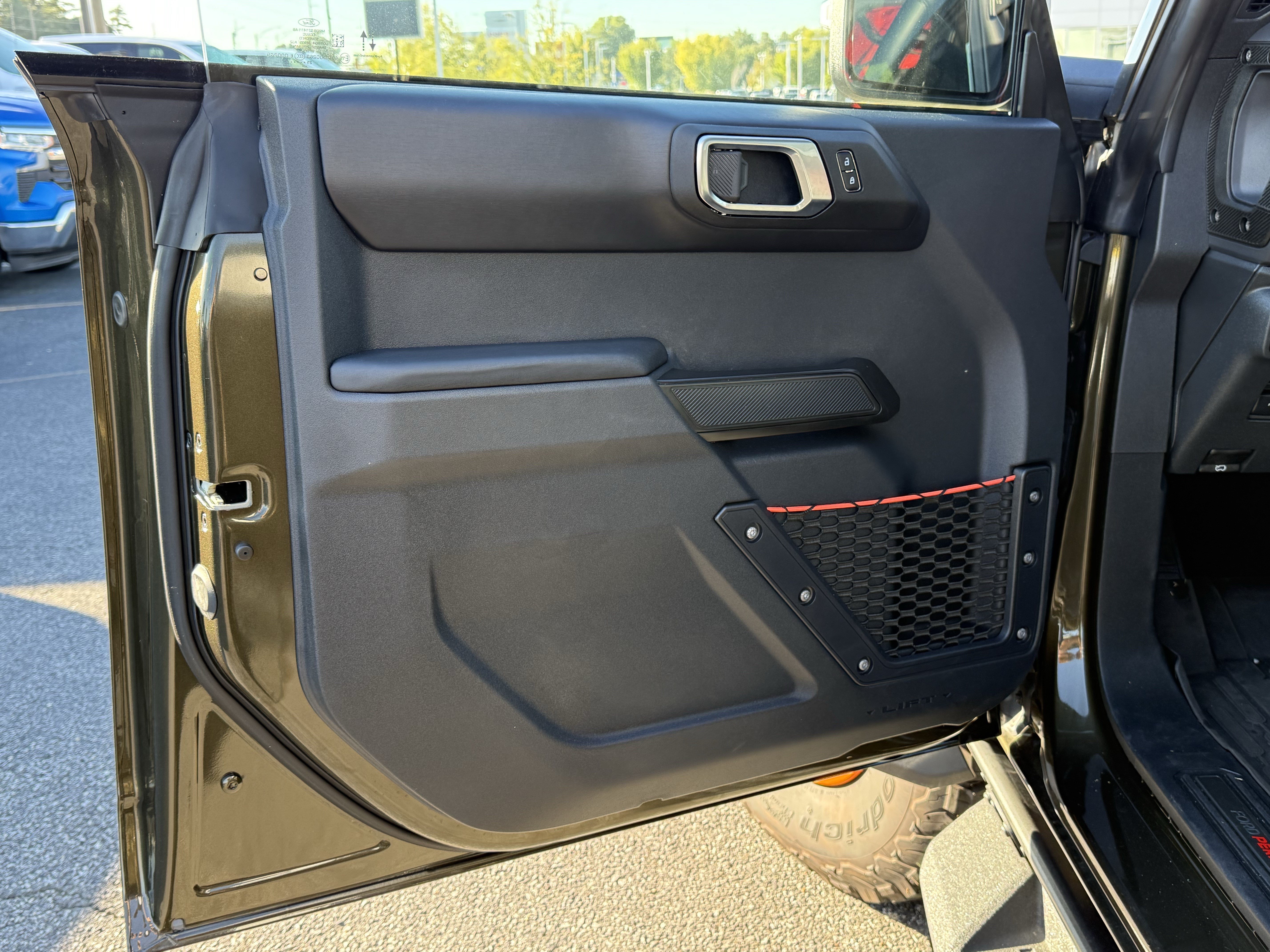 Used 2025 Ford Bronco Raptor AWD/4WD image 13