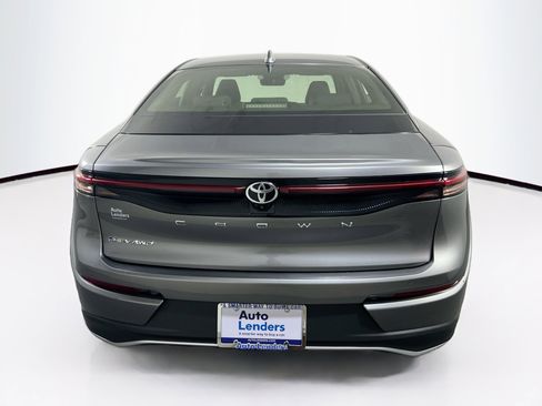Used 2024 Toyota Crown XLE image 6