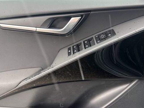 New 2026 Kia Niro Wind FWD image 12