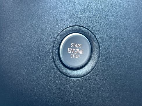 New 2025 Volkswagen ID.4 Pro image 23