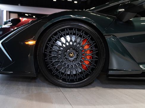 Used 2024 Lamborghini Revuelto AWD/4WD image 19