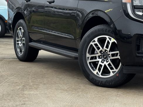 New 2026 Ford Expedition Active image 12