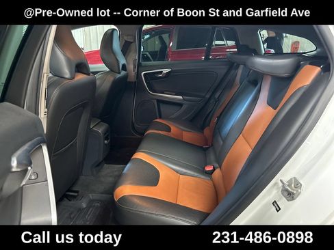 Used 2016 Volvo V60 T5 Cross Country Platinum AWD/4WD image 20