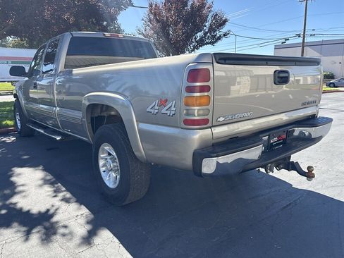 Used 2000 Chevrolet Silverado 2500 LS w/ Firm Ride Suspension Pkg AWD/4WD image 7