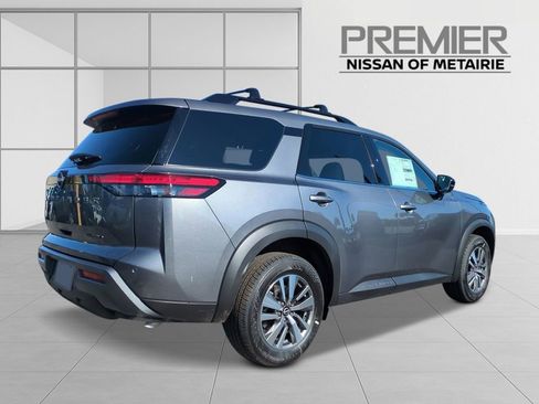 New 2026 Nissan Pathfinder SL image 5