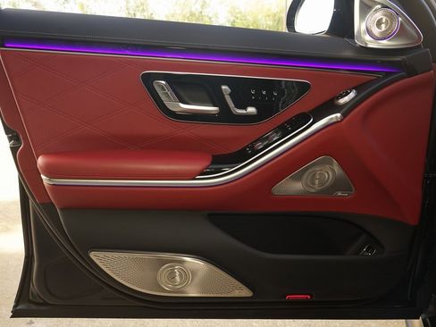 Used 2025 Mercedes-Benz S 63 AMG S image 27