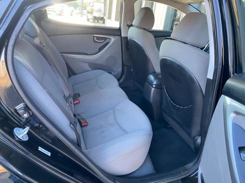 Used 2014 Hyundai Elantra SE w/ Option Group 02 image 18