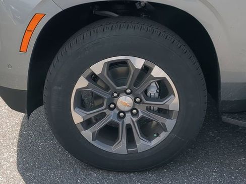 New 2026 Chevrolet Suburban LT w/ Comfort Package image 15