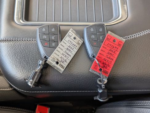 Used 2023 GMC Yukon Denali w/ Denali Reserve Package image 39