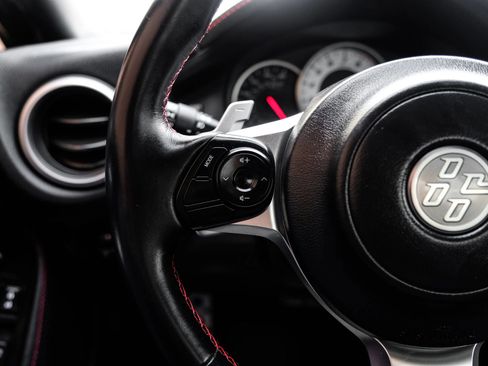 Used 2019 Toyota 86 image 18