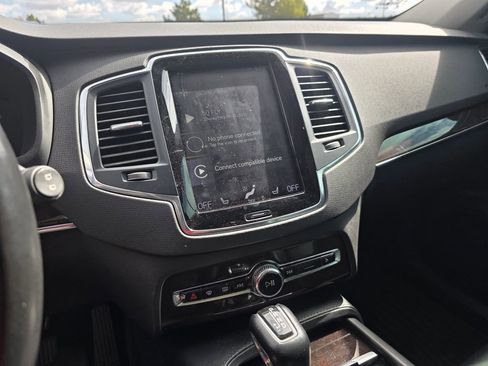 Used 2019 Volvo XC90 T5 Momentum w/ Protection Package Premier FWD image 15