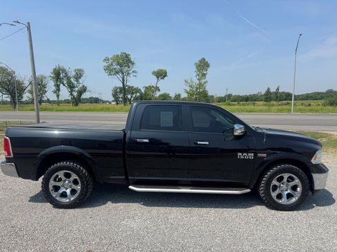 Used 2017 RAM 1500 Laramie w/ Convenience Group AWD/4WD image 2