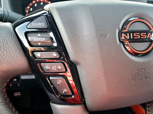 Used 2022 Nissan Frontier PRO-4X image 21