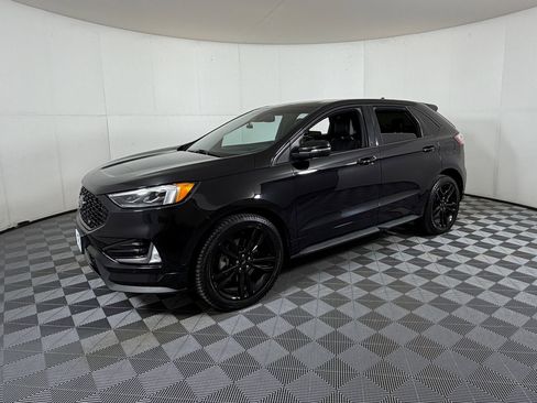Used 2020 Ford Edge ST w/ Equipment Group 401A image 2