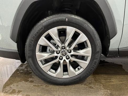 Certified 2022 Toyota RAV4 XLE Premium AWD/4WD image 25