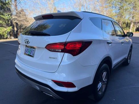 Used 2017 Hyundai Santa Fe Sport image 5