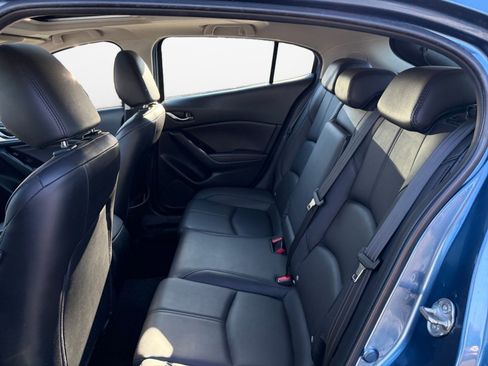 Used 2018 MAZDA MAZDA3 Touring image 13