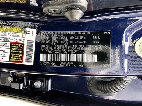 Used 2021 Toyota Highlander XLE FWD image 19