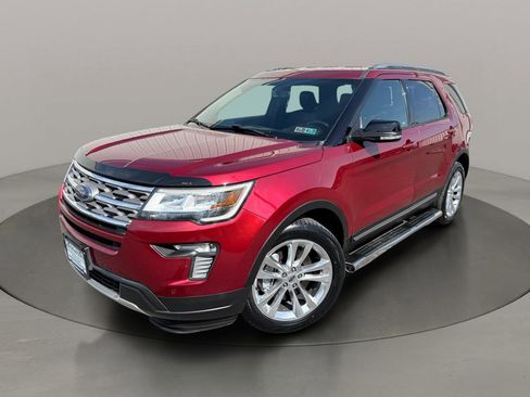 Used 2018 Ford Explorer XLT w/ Equipment Group 202A AWD/4WD image 37