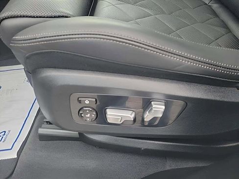 Used 2025 BMW X5 xDrive40i w/ Climate Comfort Package AWD/4WD image 16